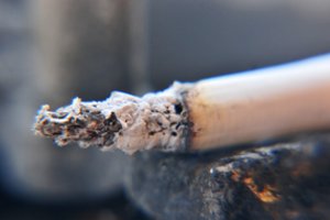 Diskusijos dėl draudimų rūkaliams griežtinimo bus tęsiamos