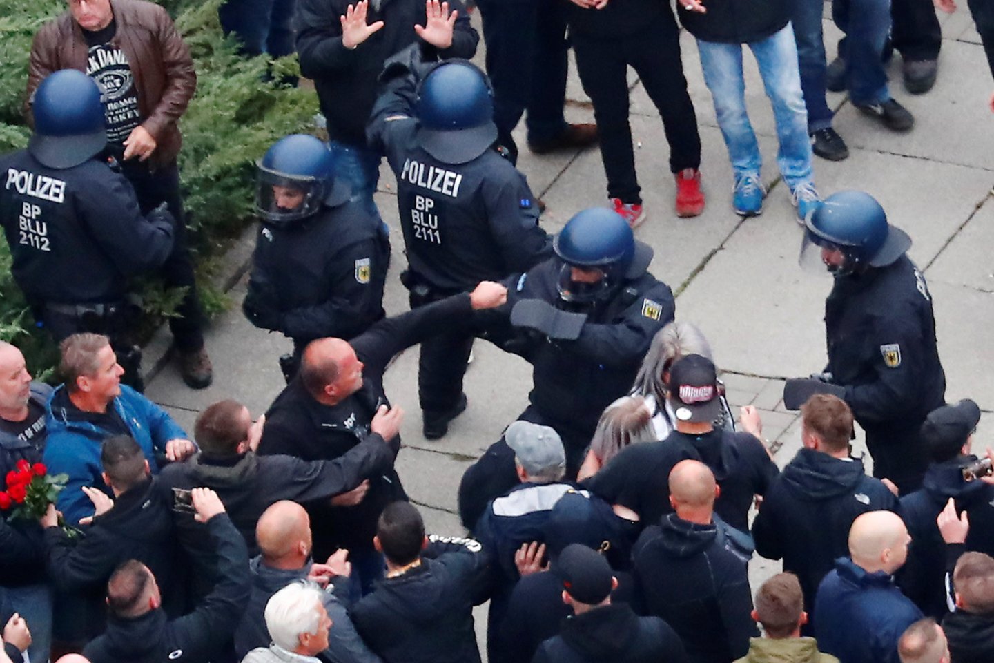 Demonstracijų neseniai apimtame Chemnico mieste sulaikytas trečiasis įtariamasis rezonansinėje byloje dėl vieno vokiečio nužudymo, pranešė Saksonijos vyriausiasis prokuroras Hansas Stroblis.