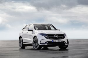 „Mercedes-Benz“ pristatė pirmąjį savo elektrinį visureigį – stebina techniniai duomenys