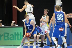 Keistose rungtynėse suomiai įveikė neįprastą Lietuvos rinktinę