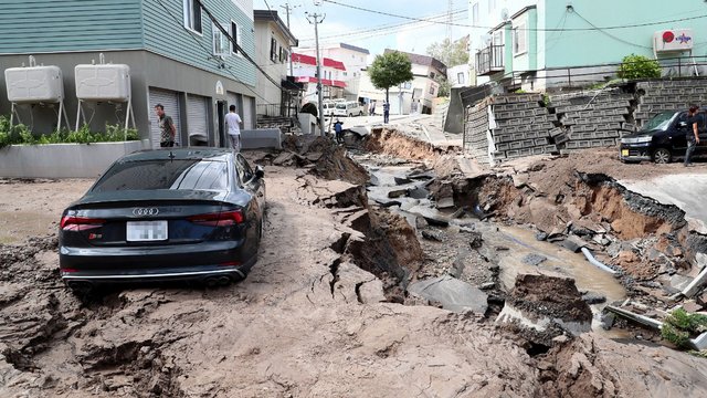 Lyg taifūno būtų negana – Japoniją supurtė stiprus žemės drebėjimas