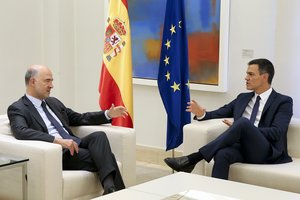 Ispanijos premjeras prašo katalonų lyderio kalbėtis su nepriklausomybės priešininkais