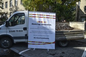  „Smarvės demonstracija“ prie Aplinkos ministerijos: ragino atkreipti dėmesį į padėtį Klaipėdoje