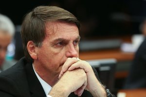 Brazilijoje užpultas ir sunkiai sužeistas kandidatas į prezidentus Jairas Bolsonaro