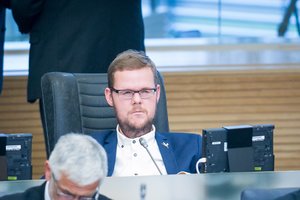 Justo Džiugelio šalinimas iš „valstiečių“ skaldo frakciją į stovyklas