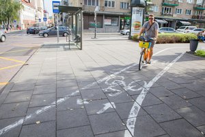 Vilniuje ant šaligatvių nebeliks daugumos dviračių juostų