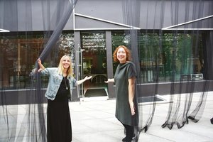 Rožinių akinių ir žydros svajonės biuro viduje – daug netikėtumų