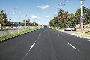 Vilniuje Justiniškių gyventojus nustebino naujas gatvės asfaltas