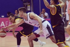 Jonas Mačiulis tritaškiais vedė į pergalę AEK komandą