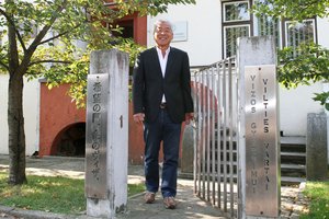 Japonų diplomato Chiune Sugiharos sūnus Vilniuje rado „gyvybės vizų“ klastočių