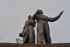 Įstatymo įpareigojimo šalinti sovietų simboliką nebus?