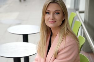 Lavija Šurnaitė pastebėta simpatiško vyro draugijoje