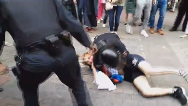 Šokiruojantys vaizdai iš Rusijos – pareigūnai kraupiai ramino protestuotojus