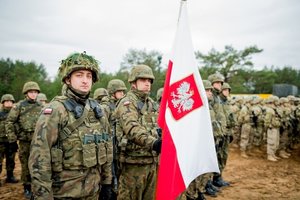 Lenkija formuoja naują diviziją kariniam kontingentui šalies rytuose sustiprinti