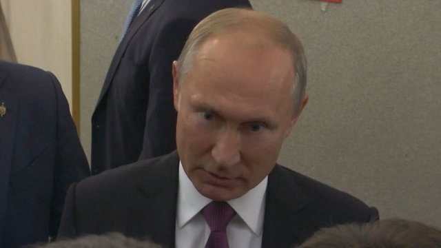 Rusijos prezidentas Vladimiras Putinas pateko į kuriozinę situaciją