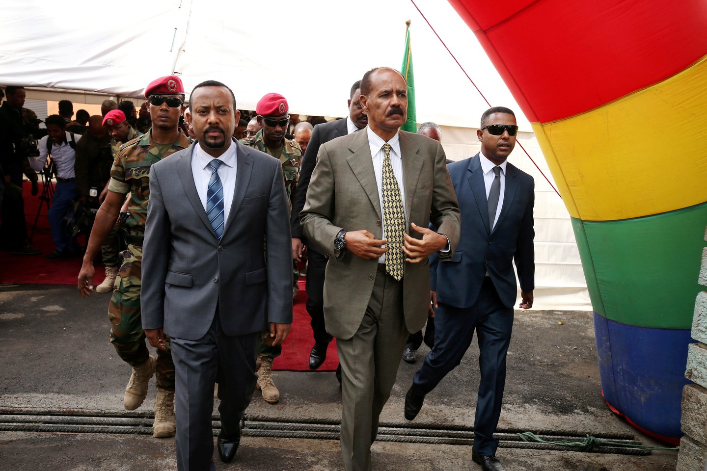 Eritrėja antradienį paskelbė, kad po dviejų dešimtmečių pagaliau buvo oficialiai atidaryta siena su jos buvusia priešininke Etiopija.<br> Reuters/Scanpix nuotr.