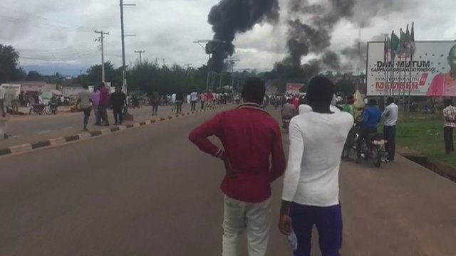 Nigerijoje sprogus dujovežiui žuvo mažiausiai 35 žmonės