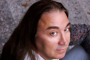 Solinį albumą išleidęs Vladas Kovaliovas jį skyrė prarastam broliui