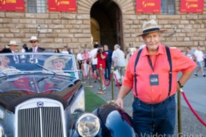 Verslininkas Saulius Karosas parodė savo itin retą automobilį