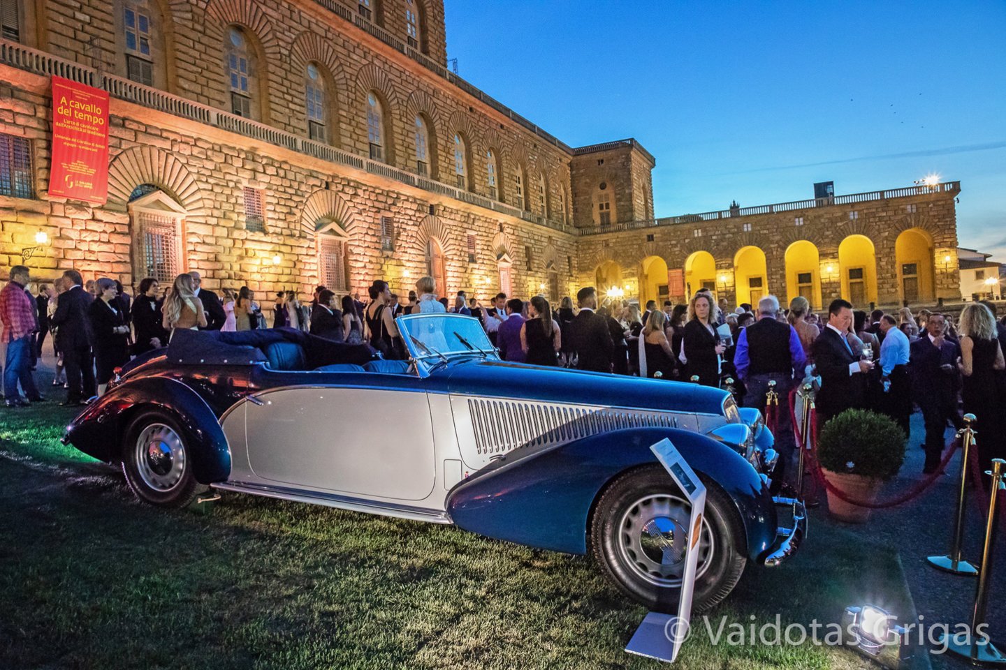  Sauliaus Karoso istorinis „Lancia Astura Cabriolet Pinin Farina“ išrinktas elegantiškiausiu parodos automobiliu.<br> V.Grigo nuotr.