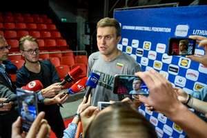 Dainius Adomaitis numojo ranka į prognozes – lažybininkai žada smūgį Lietuvos krepšiniui