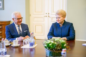 Lenkų ministras ragina Lietuvą išspręsti klausimus dėl asmenvardžių, vietovardžių rašymo