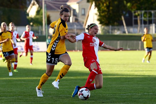 Šiaulių „Gintros-Universiteto“ futbolininkės pralaimėjo Prahos klubui