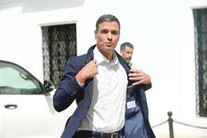 Ispanijos vyriausybės vadovą ėmė slėgti bėdos