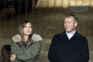 Rusijos oligarchas Romanas Abramovičius buvusią trečiąją žmoną palepino prabangia dovana