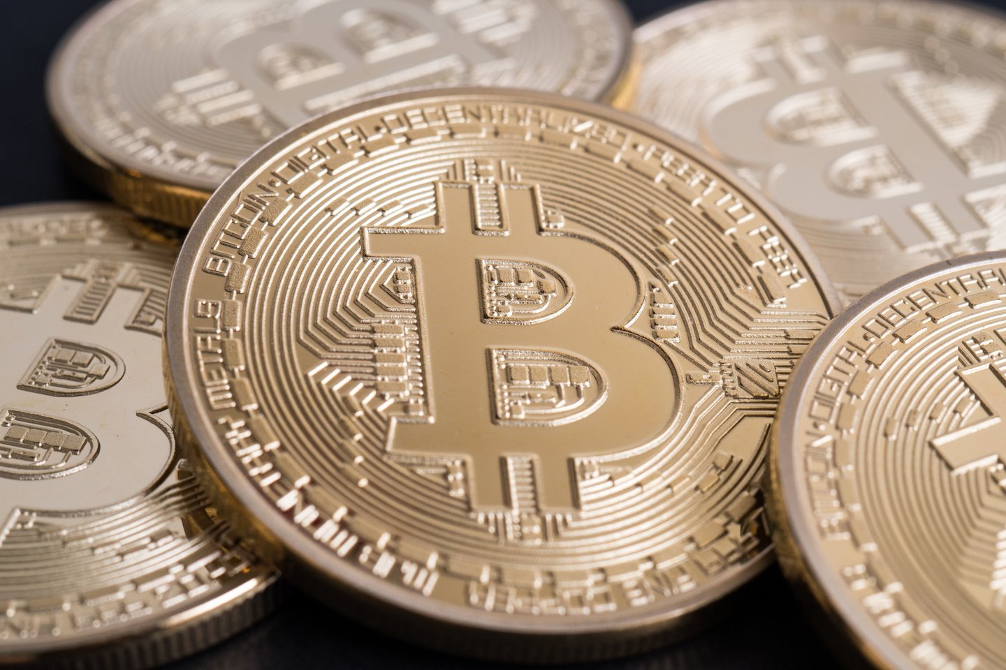 kaip vis dar investuoti į bitcoin yra teisėta dienos prekyba kriptovaliutomis