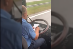 Vairuotojo elgesys autobuse įvarė baimės – keleiviai stvėrėsi už galvos