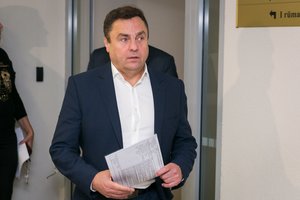 Petras Gražulis pamiršo susimokėti už degalus – prisipylė pilną baką ir išvažiavo