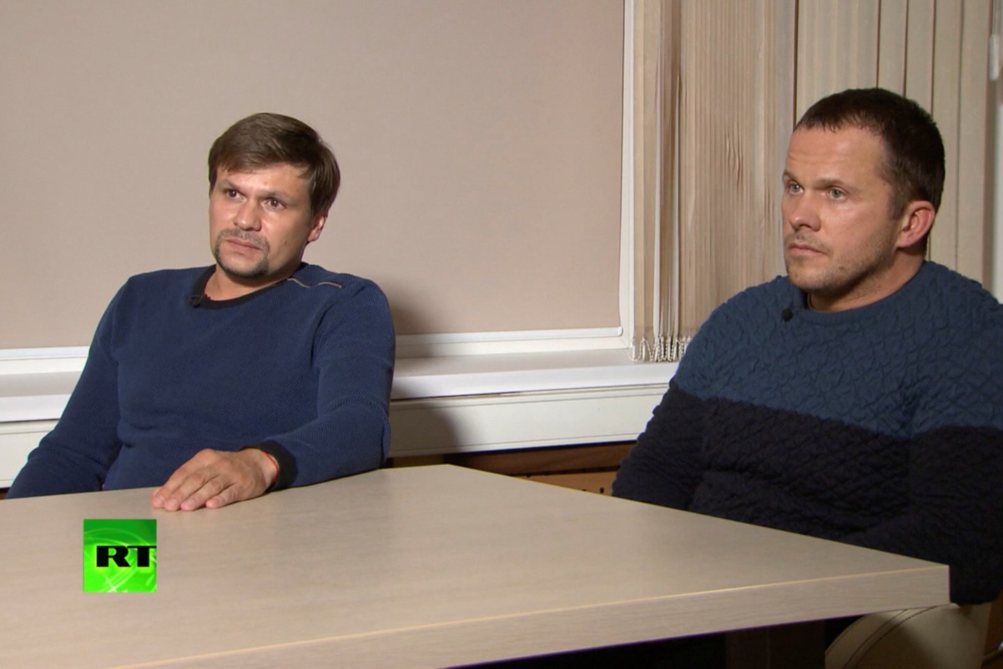  ​Iš pirmo žvilgsnio RT interviu su dviem vyrais, kurie įtariami buvusio Rusijos dvigubo agento Sergejaus Skripalio, jo dukros ir dar dvejų britų nunuodijimu, atrodo lyg pokštas.<br> Reuters/Scanpix nuotr.