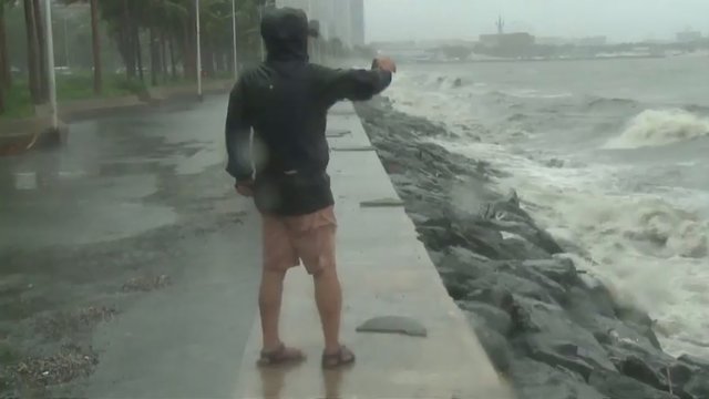 Skaičiuojamos Filipinus nuniokojusio taifūno „Mangkhut“ pirmosios aukos