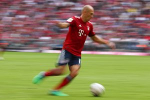 „Bundeslygoje“ toliau pergalingai žengia „Bayern“ futbolininkai