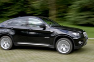 Kurorto svečių namų kieme apvogtas prabangus automobilis