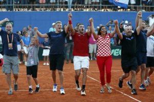 Kroatijos tenisininkai po dramatiškos kovos įveikė JAV ir iškopė į finalą