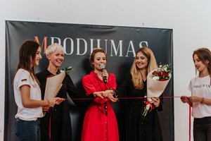 Dainininkė Aistė Karanauskytė plečia verslą, kuriuo niekas netikėjo