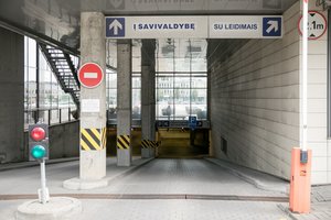 Kur statyti automobilį Vilniuje per popiežiaus vizitą? Atveriamos privačios aikštelės