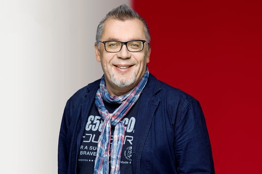 Aidas Puklevičius. Mažai garso ir mažai šviesų