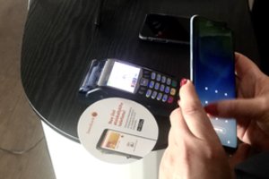 Lietuvoje startuoja naujovė – bekontaktis atsiskaitymas telefonu