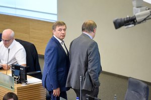 R. Karbauskis aiškina, kodėl konservatoriai nusitaikė į S. Jakeliūną