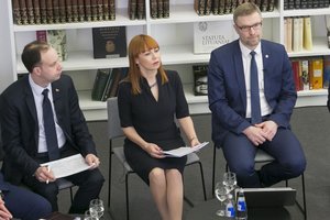 Ministrai paslydėliai jau spiečiasi į būrius