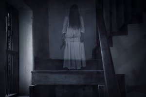 Moterį mėnesius persekiojo vaiduokliška daina. Paaiškėjusi priežastis ir neįtikėtina, ir juokinga