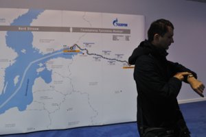 Iliuzijų nebėra – Europa rusiškų dujų čiuptuvų nebeišvengs