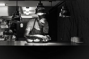 Ką tik atidarytame restorane – nauju rūbu apvilkta senoji lietuviška virtuvė