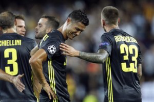 Smūgis Cristiano Ronaldo Čempionų lygoje: teisėjas netikėtai jam parodė raudonąją kortelę