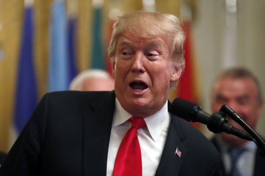 D. Trumpas vėl užsipuolė JAV generalinį prokurorą J. Sessionsą