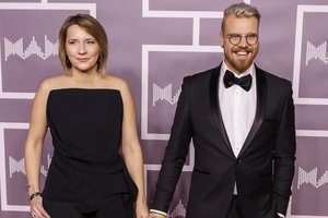 Dizaineris Robertas Kalinkinas sulaukė šeimos pagausėjimo: ant rankų sūpuoja dukrą