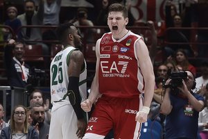 „Olimpia“ du dviem lietuviais palaužė „Maccabi“ klubo pasipriešinimą